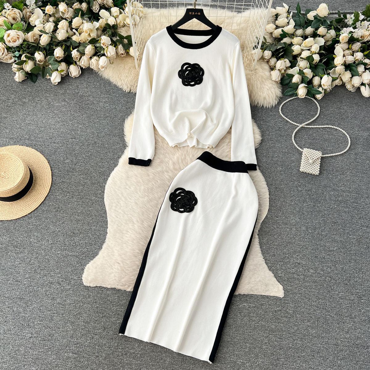Contrast color round neck loose long sleeve skirt suit