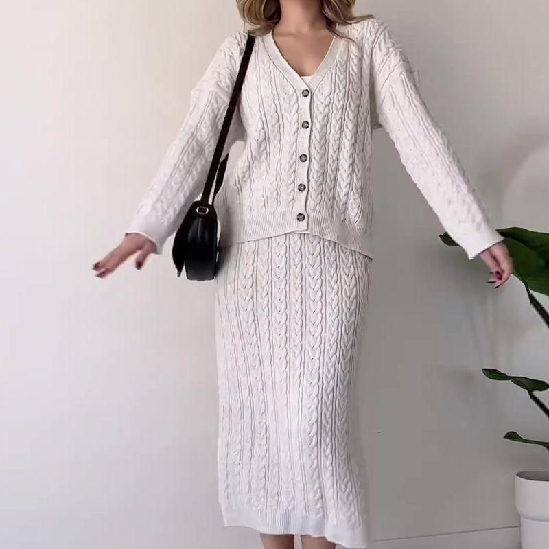 Solid color round-neck knitted dress set