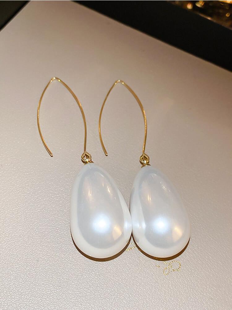 Women's Elegant Drop Shape Pearl Earrings