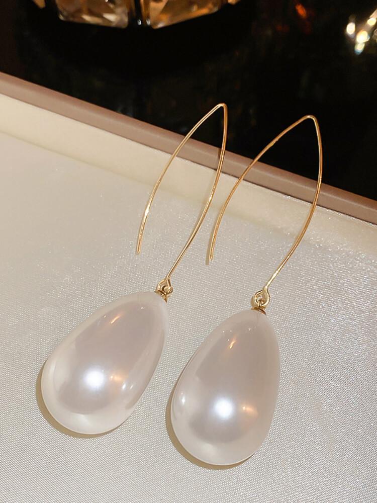 Women's Elegant Drop Shape Pearl Earrings