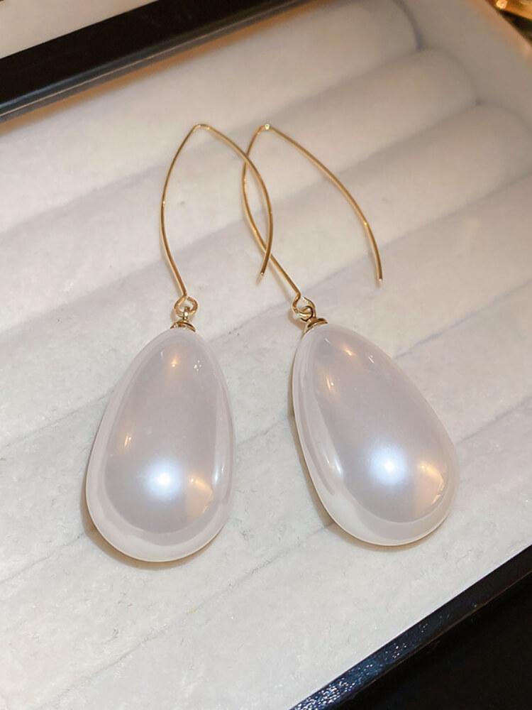 Women's Elegant Drop Shape Pearl Earrings