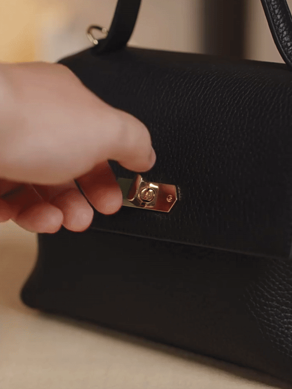 Minimalist lychee leather crossbody bag