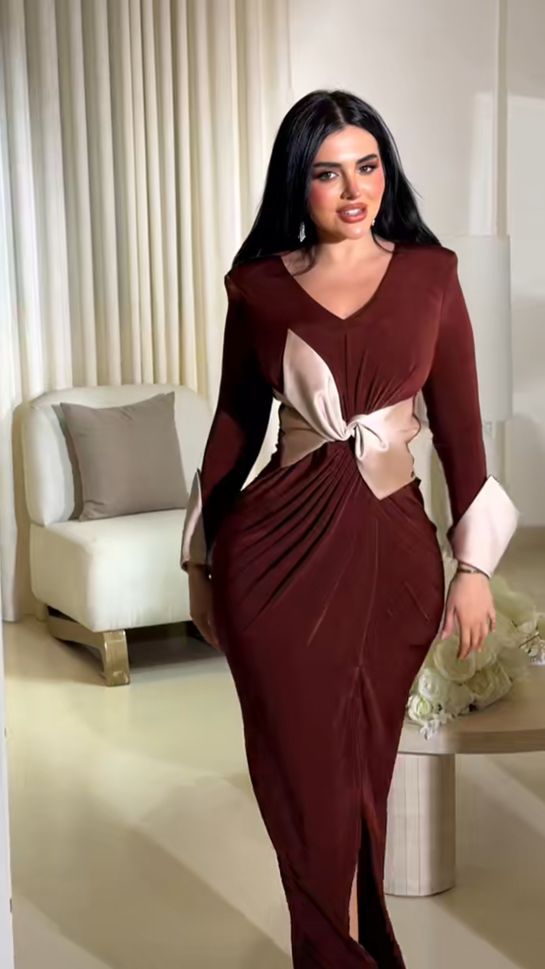 Elegant Contrast-Color Dress - High-End Color Blocking