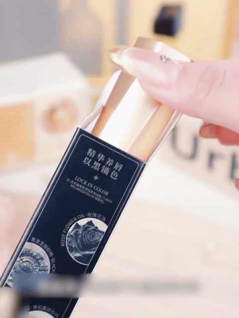 Silky easy-to-apply and non-fading lipstick