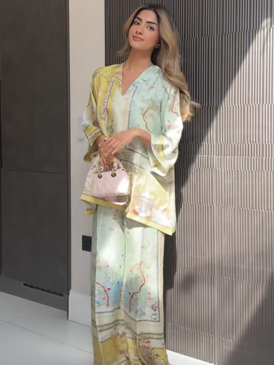 Comfortable printed commuter two-piece suit