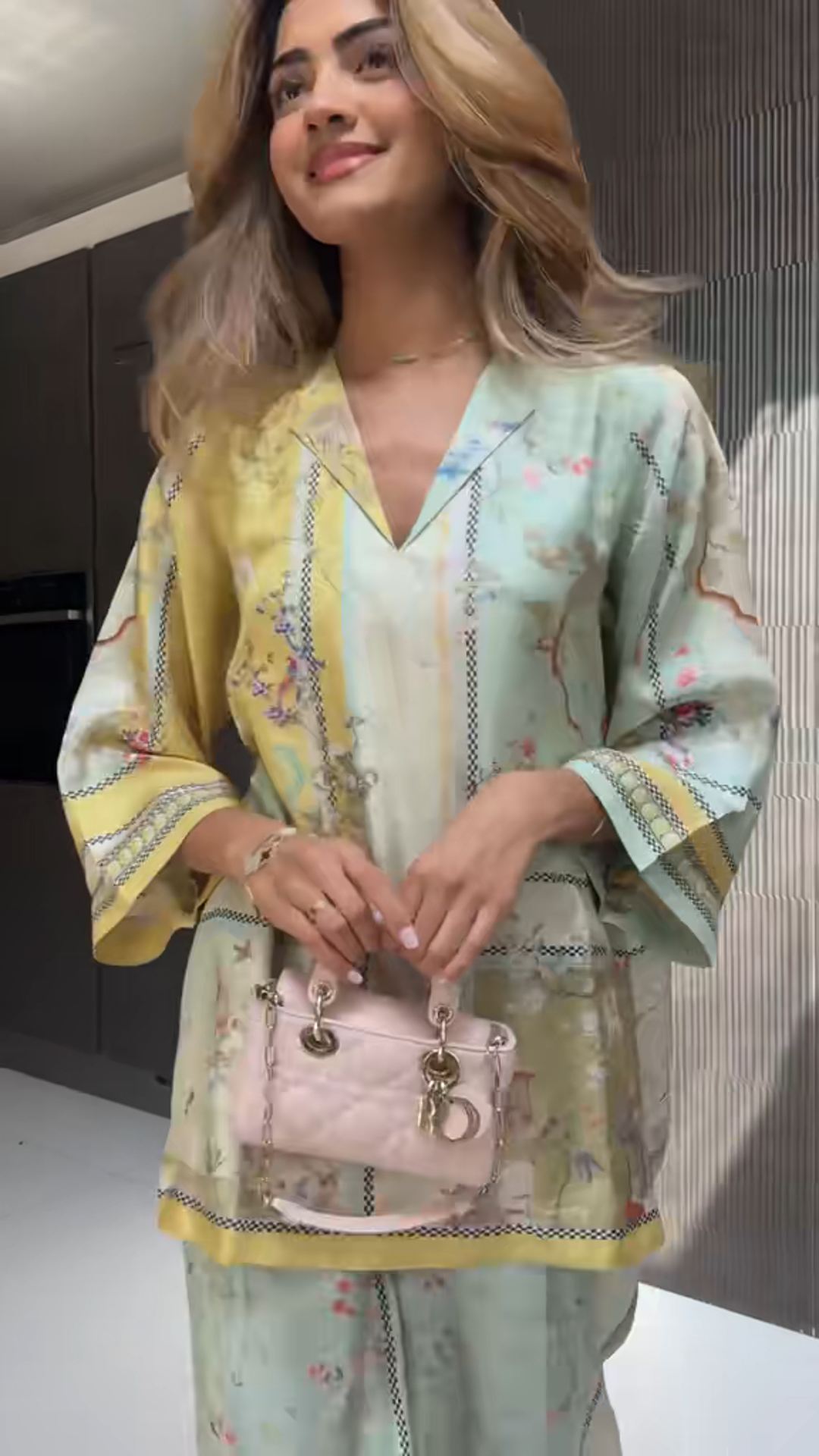 Comfortable printed commuter two-piece suit