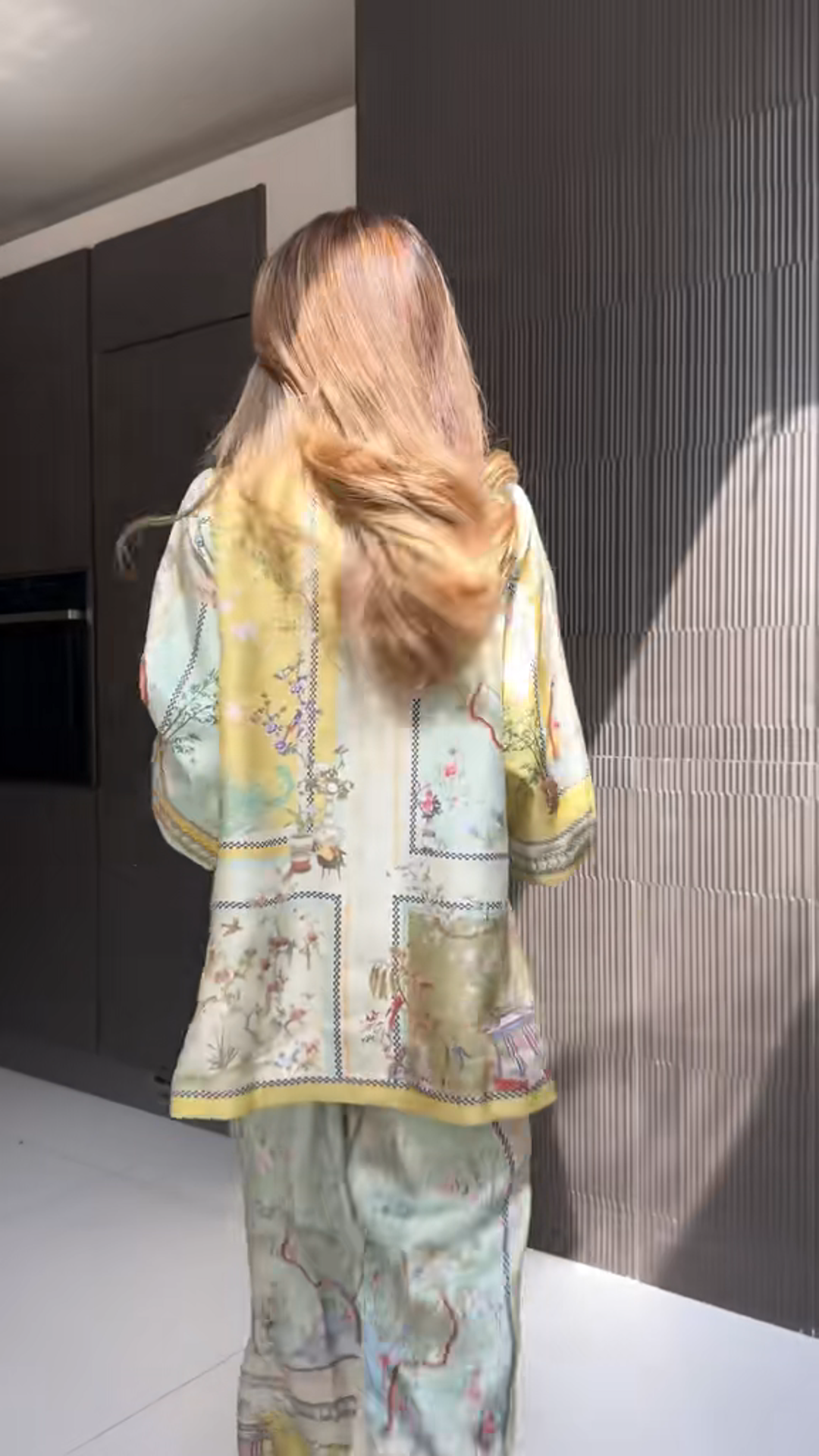 Comfortable printed commuter two-piece suit