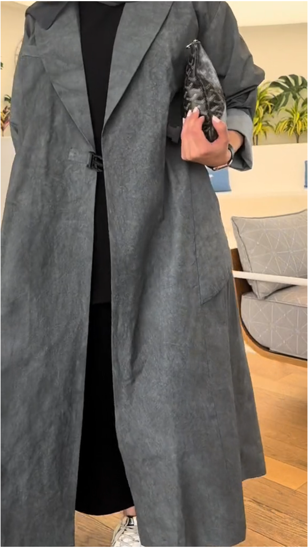 Design button high-grade gray elegant robe