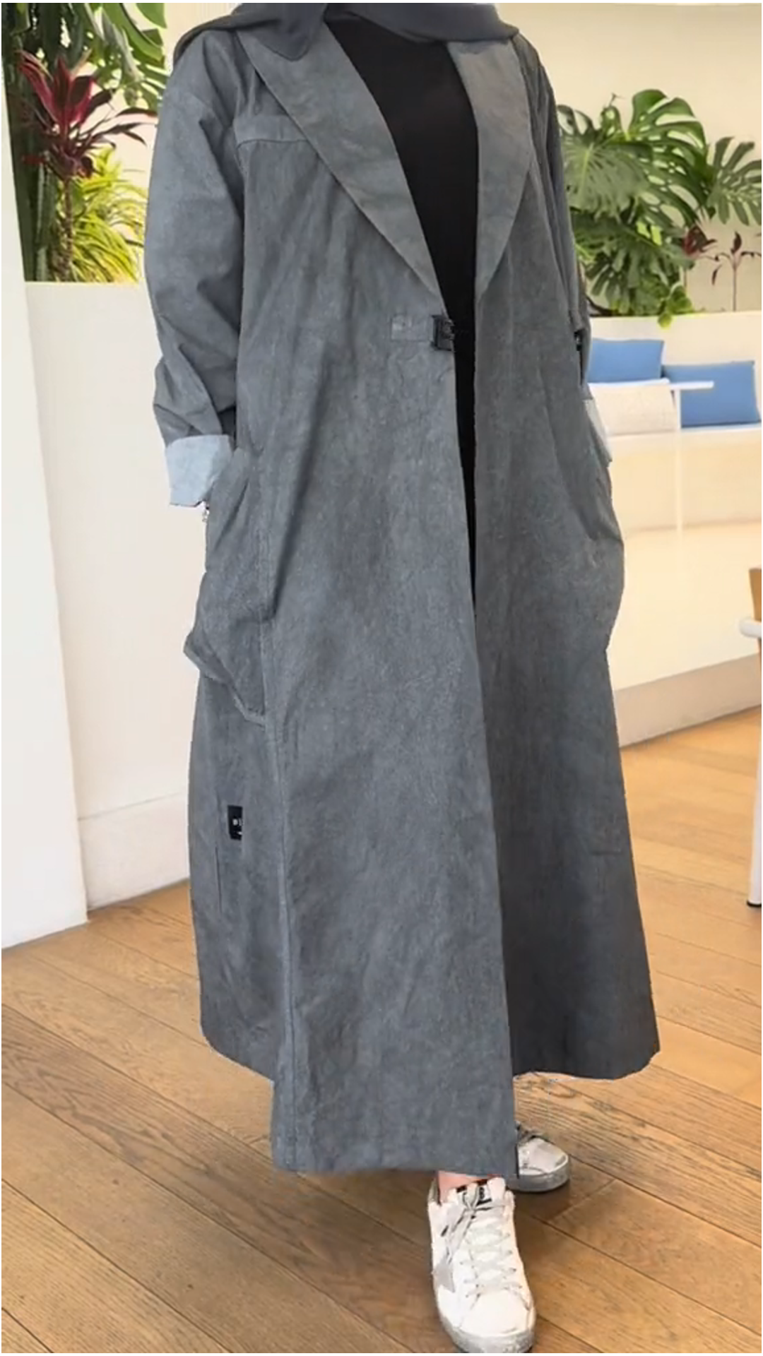 تصميم زر فخم رمادي أنيق للروب