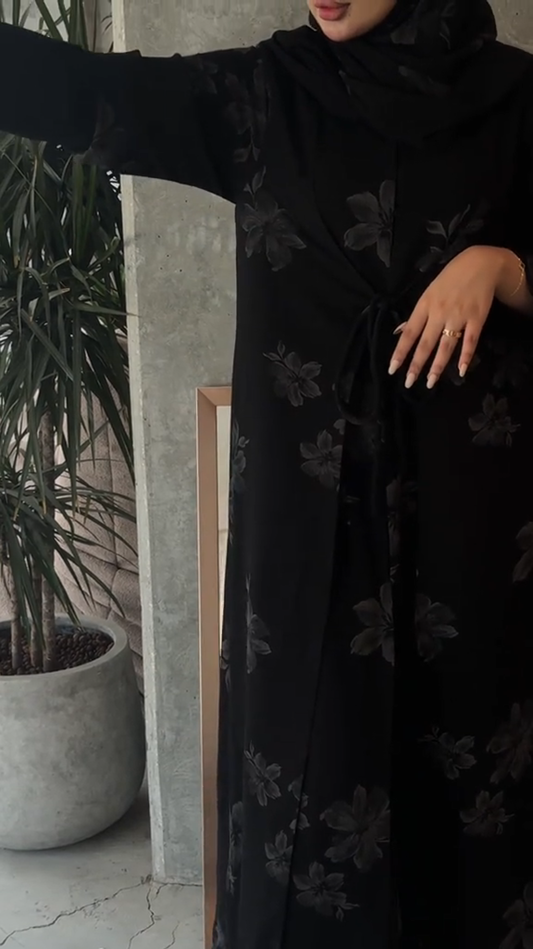 Gray floral print robe