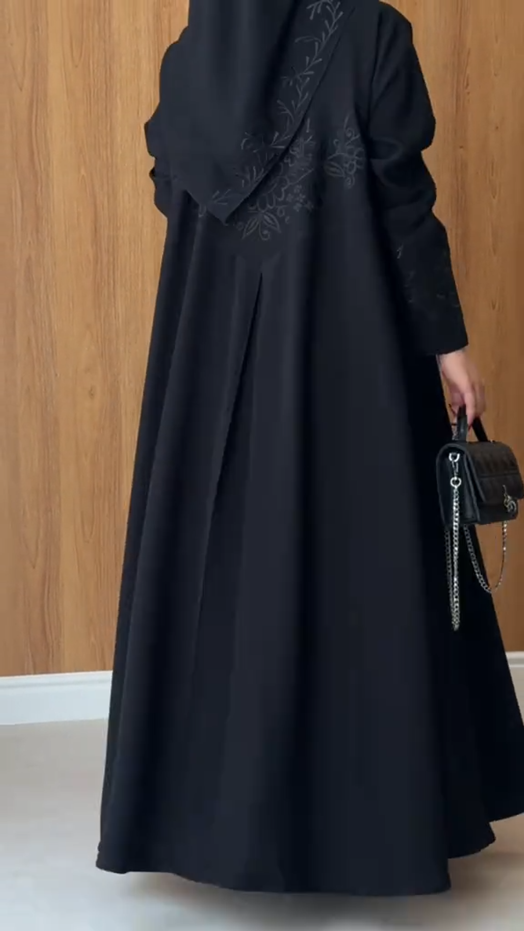 Elegant black robe with high-temperature hot stamping technology