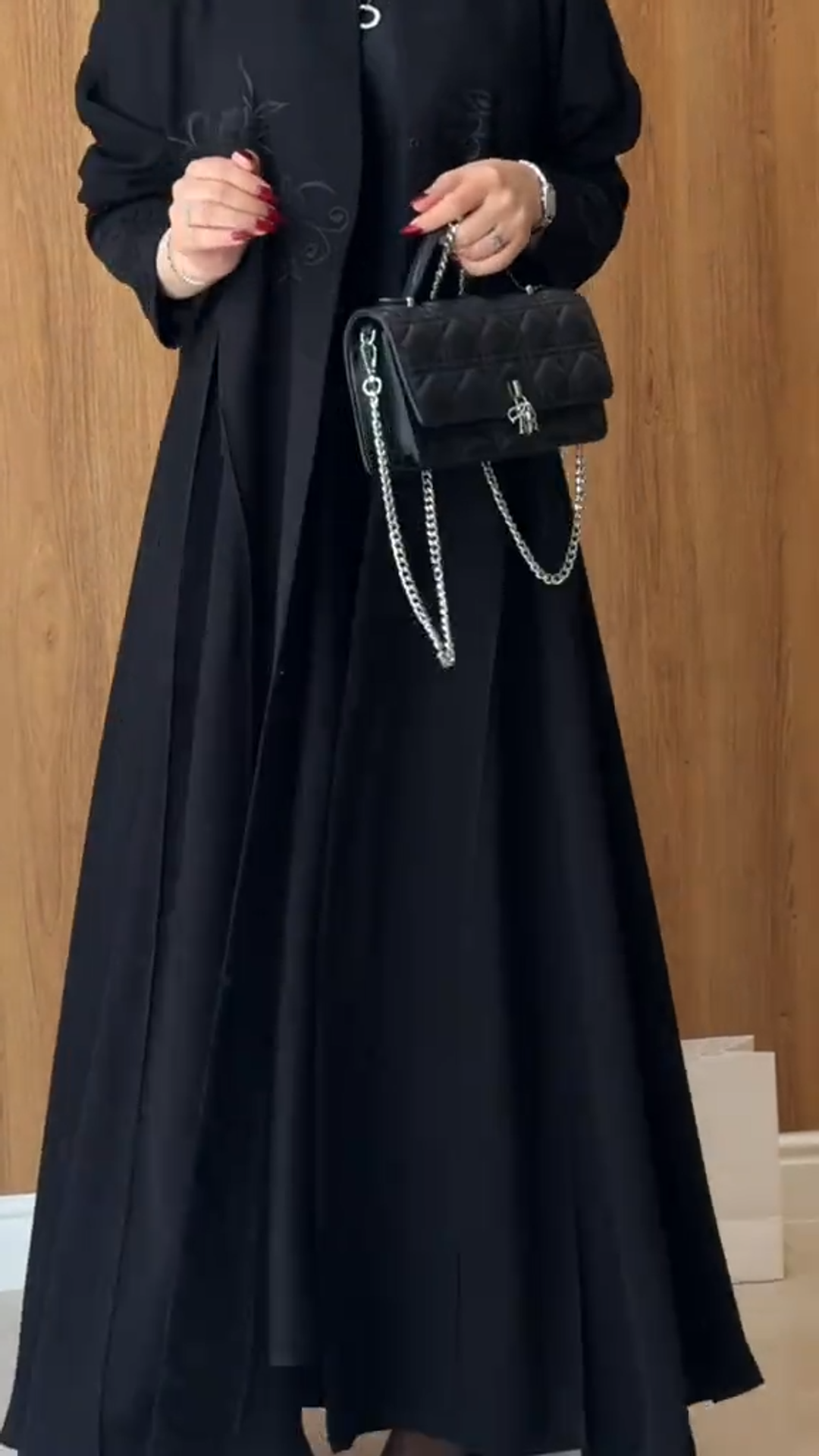 Elegant black robe with high-temperature hot stamping technology