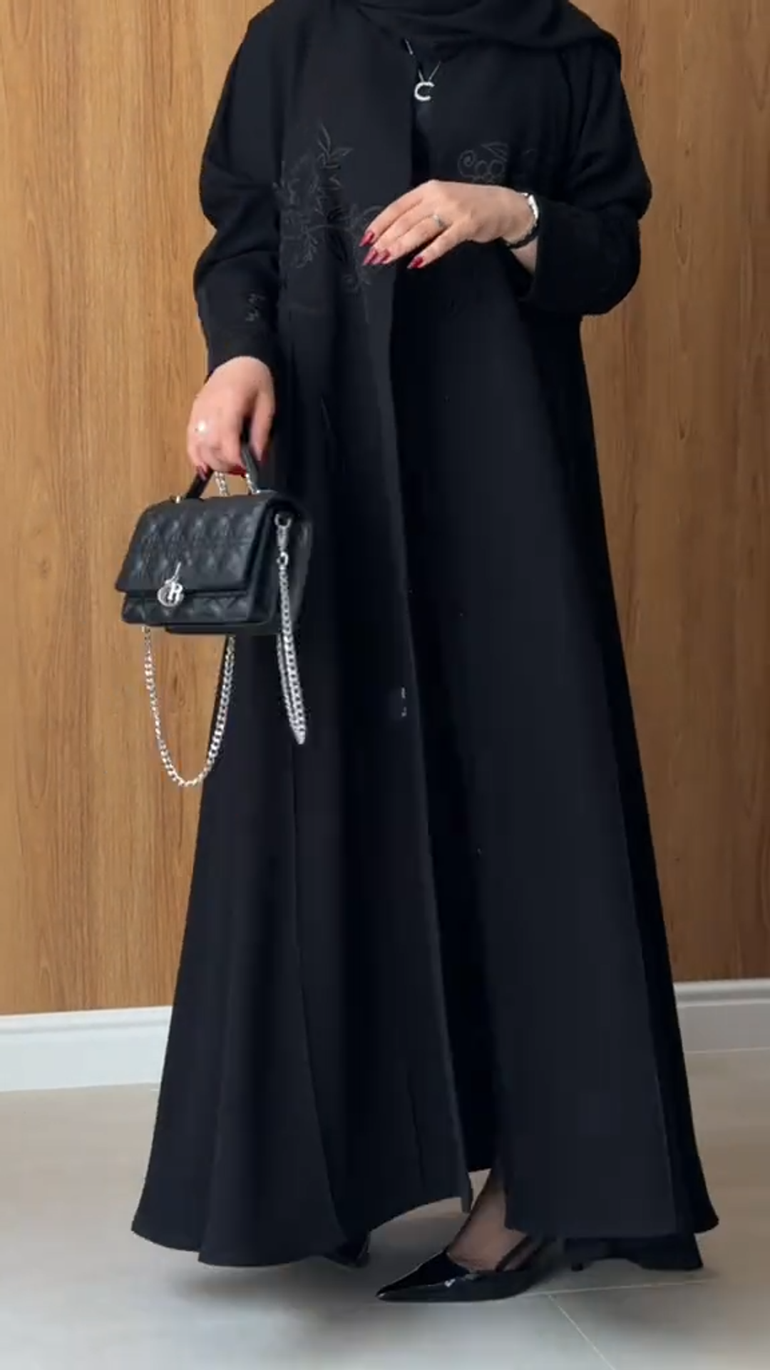 Elegant black robe with high-temperature hot stamping technology