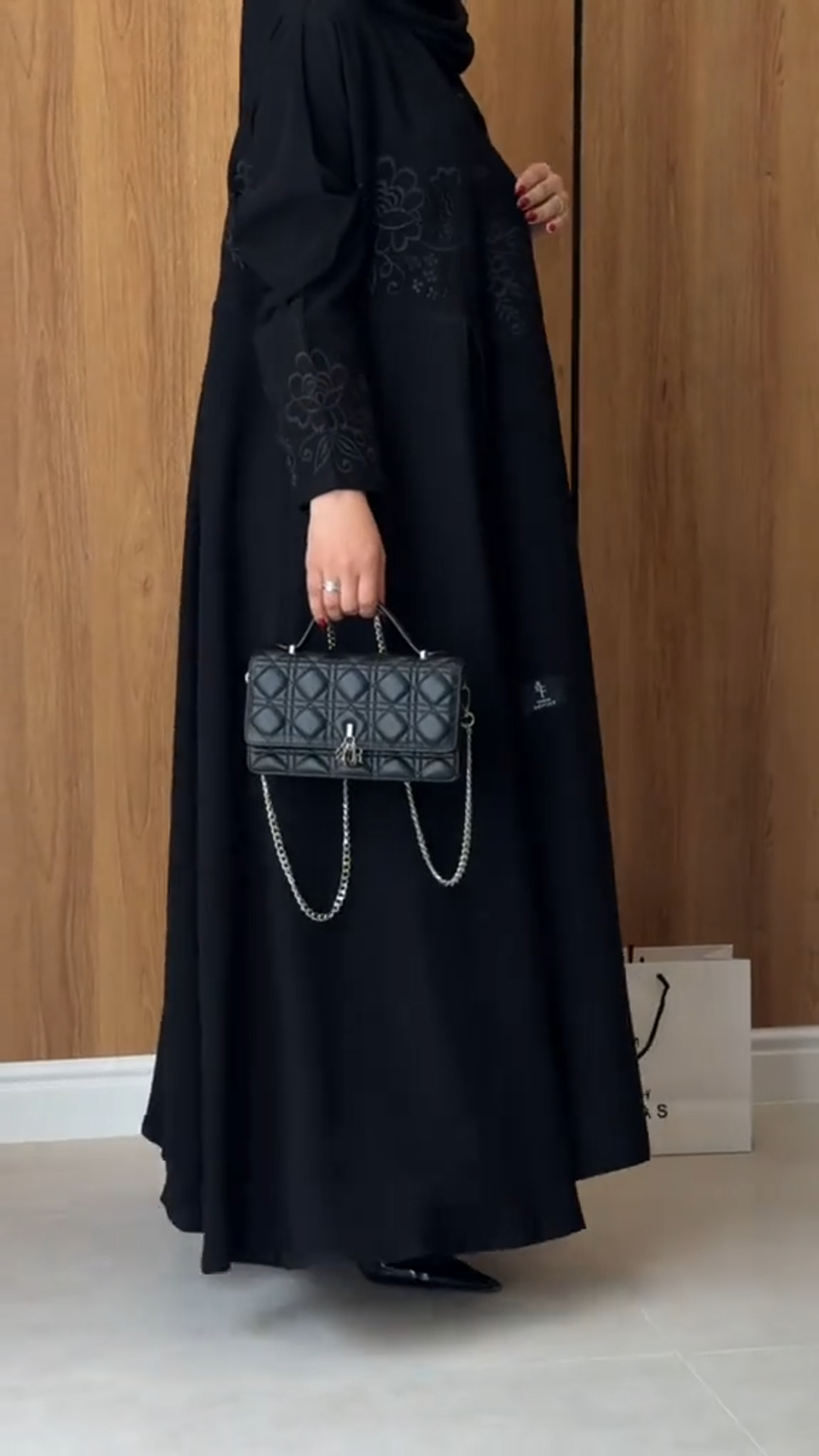 Elegant black robe with high-temperature hot stamping technology